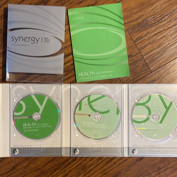 Joyce Meyer collection, plus 2 books by John C Maxwell and by Marcus Braybrooke. - Picture 6 of 15